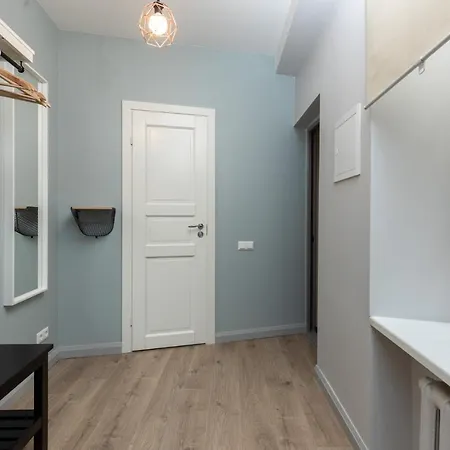 Sand Street Apartment *