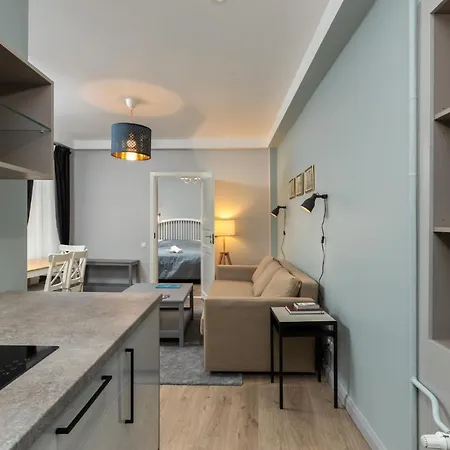 Sand Street Apartment *